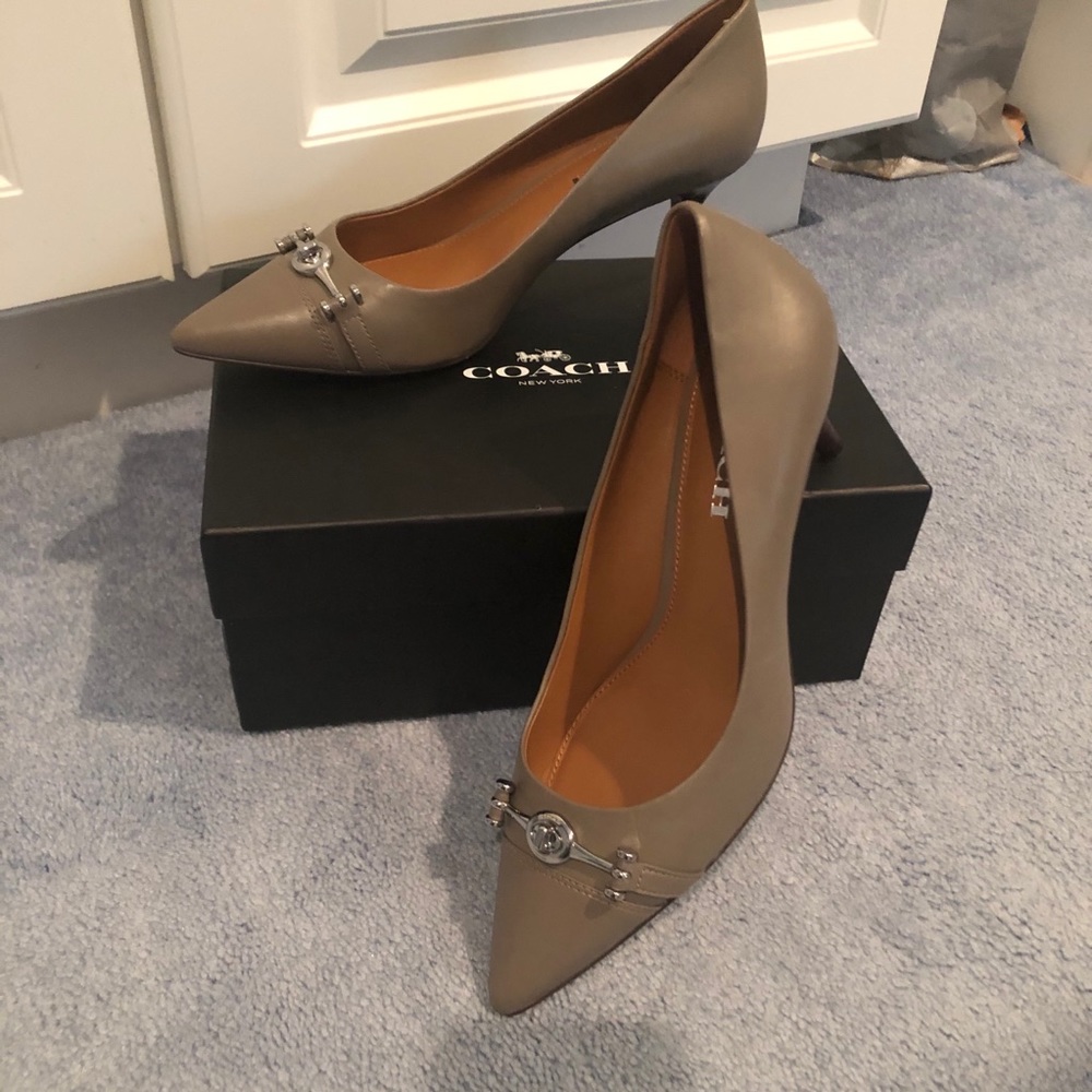 COACH New Lauri Low Heel Pump 8M